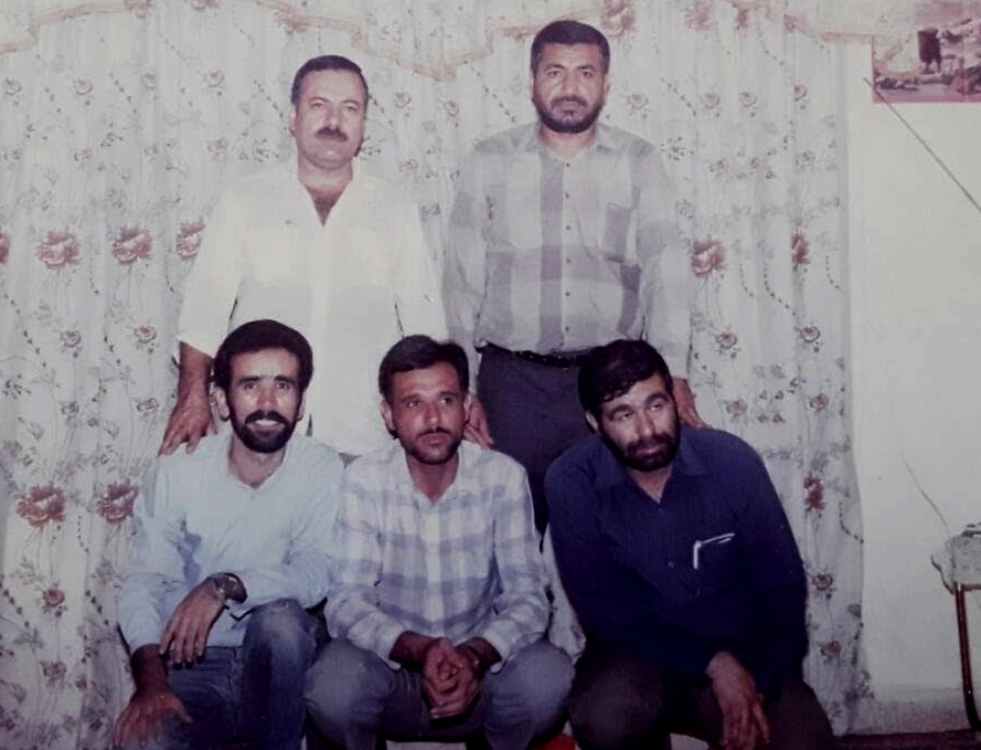 ایستاده: زنده یادان حاج حسن اهوازی و رضا گنجاپور- نشسته: زنده یاد کاظم کوه گیوی- سیدمهدی ابوس- حبیب اله بهرامی