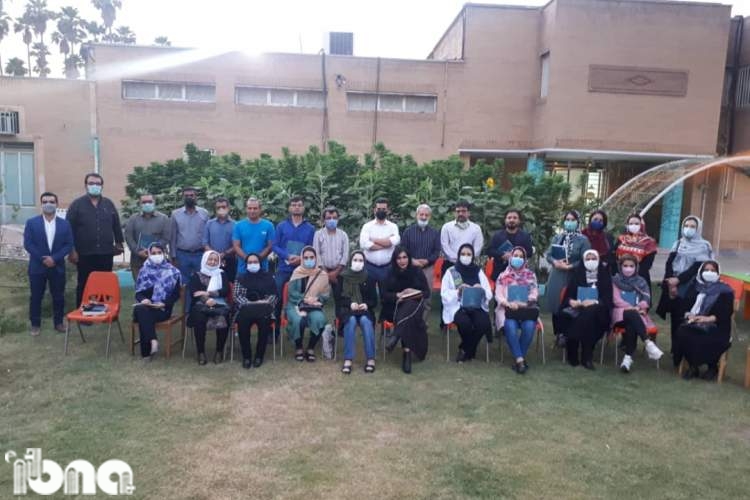 انتشار کتاب شعر عطرهای گمشده