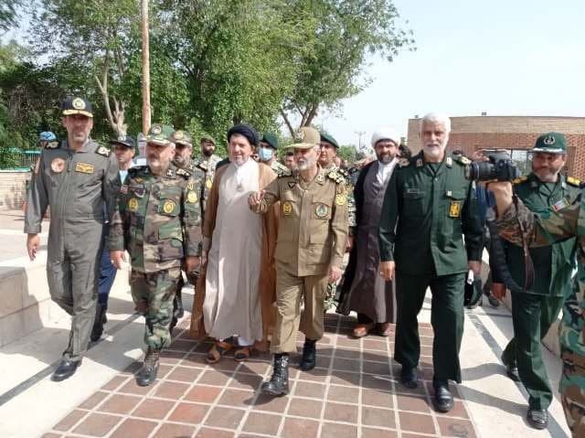 بازدید فرمانده کل ارتش جمهوری اسلامی ایران از موزه دفاع مقدس دزفول