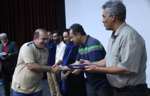 اعلام برگزیدگان نمایشنامهخوانی جوان در خوزستان اعلام برگزیدگان نمایشنامهخوانی