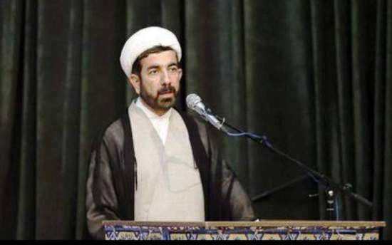 کلاه‌کج: لغو کنسرت‌ها در اهواز نادرست بود