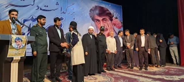 منادی در آیین بزرگداشت قیصر امین پور در گتوند: فاصله ما از شعر، ادب و فرهنگ زیبنده نیست