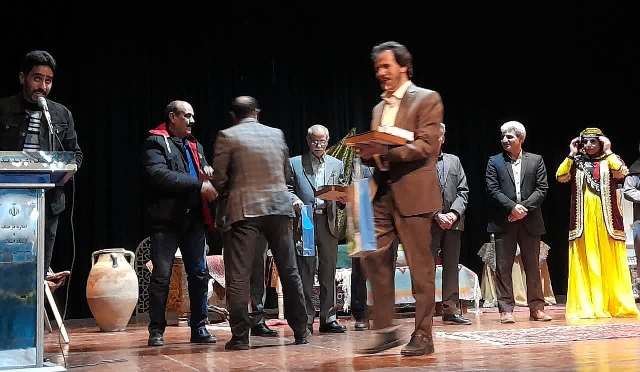 نخستین جشنواره منطقهای شعر (لکی واته) برگزار شد نخستین جشنواره منطقهای شعر (لکی واته) برگزار شد