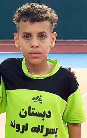 علی حمید کاپیتان تیم دبستان اروند بهترین بازیکن و پدیده خلاق این پیکارها شد