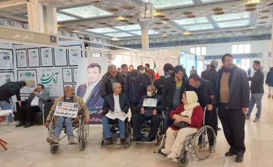 وزیر فرهنگ تنها از یک غرفه بازدید کرد! وزیر فرهنگ تنها از یک غرفه بازدید کرد!