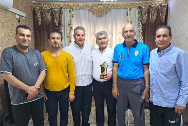 نامداران فوتبال آبادان اعلام آمادگی کردند