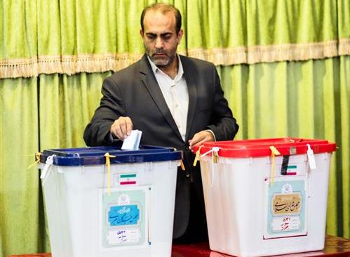 مدیرعامل لوله سازی اهواز رای خود را به صندوق انداخت