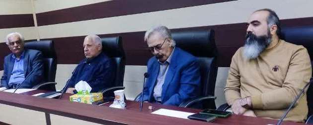 شاعری که برای دیده شدن آفتابی نشد شاعری که برای دیده شدن آفتابی نشد