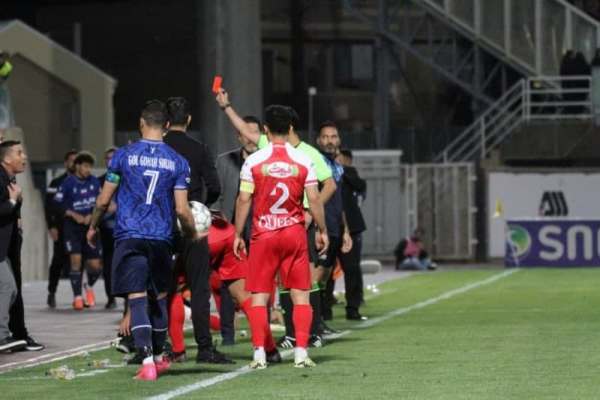 هواداران پرسپولیس و عکس فرهاد مجیدی! هواداران پرسپولیس و عکس فرهاد مجیدی!