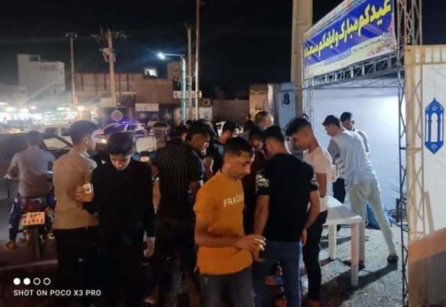 اینجا برای عید صف بسته اند