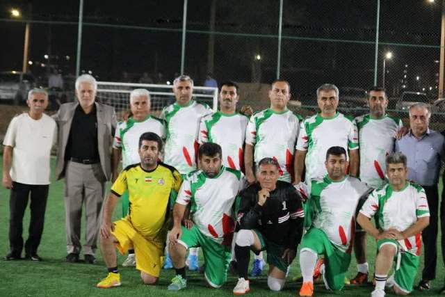 تیم فوتبال شهیدان داود محمدی در مسجدسلیمان قهرمان شد تیم فوتبال شهیدان داود محمدی در مسجدسلیمان قهرمان شد