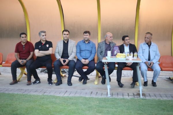 خصور مسوولان ورزش خوزستان در تمرین فولاد خصور مسوولان ورزش خوزستان در تمرین فولاد