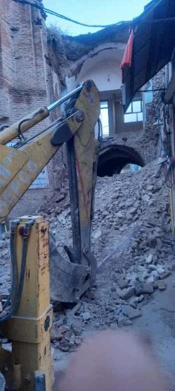 (تخریب)، آری! (مرمت)، وقت گل نی (تخریب)، آری! (مرمت)، وقت گل نی