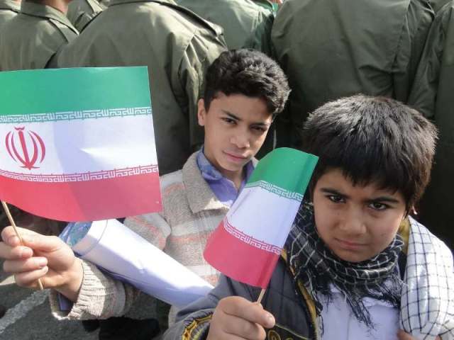 با خورشید نگاه مان، سنگباران تان می کنیم؛ کودک کُشان صهیونیستی!