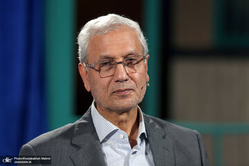 علی ربیعی: کاش ۱۲ فروردین تعطیل نشود