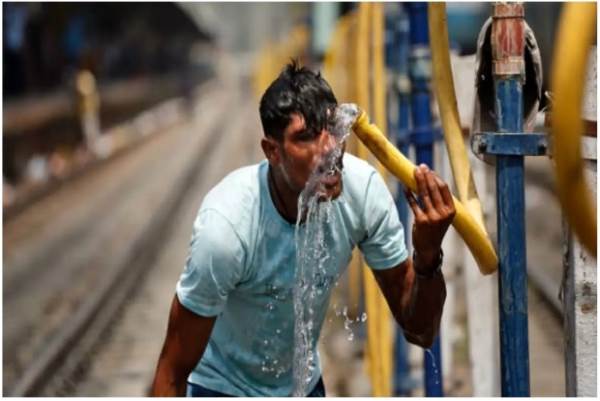 کار در گرمای طاقت‌فرسای جنوب تعطیل نمی‌شود