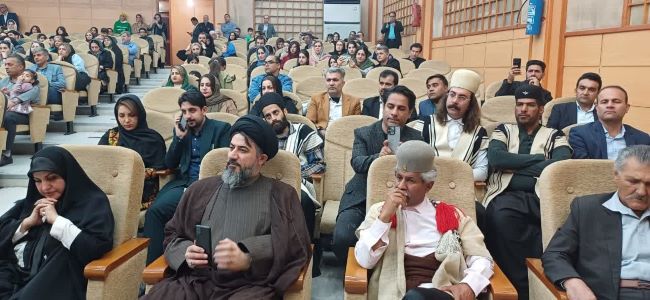 «بهونِ» «علی تاجمیری» در اهواز برپا شد!  اهواز/حبیب خبر- زینب جلیلیان:   تاج هنر بختیاری بر سر 