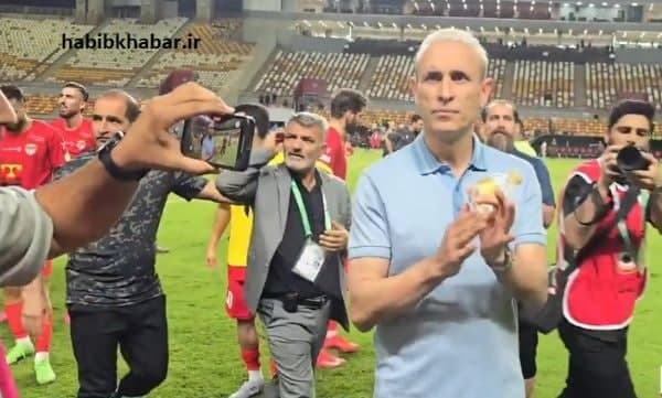 پس از پیروزی فولاد رخ داد؛ جدال کلامی گلمحمدی و فاضلی بر سر اتلاف وقت سرمربی فولاد خوزستان پس از پیروزی تیمش مقابل شمسآذر، این برد را به هواداران تقدیم کرد، در حالی که وحید فاضلی، مربی شمسآذر، اتلاف وقت عمدی فولاد را دلیل شکست تیمش دانست. به گزارش حبیب خبر از مهر، یحیی گلمحمدی جمعه شب در نشست خبری پس از بازی با شمس آذر قزوین اظهار کرد: ۳ امتیاز مهمی کسب کردیم. در نیمه اول فوقالعاده بودیم، مالکانه بازی کردیم و به گل رسیدیم. در نیمه دوم، شمسآذر برای جبران انرژی زیادی گذاشت و ما ناخودآگاه کمی دفاعیتر شدیم، اما خوب دفاع کردیم و حتی میتوانستیم گل دوم را بزنیم. وی از عملکرد خط دفاعی و دروازهبان تیمش و همچنین تغییر سیستم بازی تمجید کرد و افزود: این برد را به هوادارانمان تقدیم میکنیم که مثل همیشه انرژی زیادی به ما دادند. بازیکنانم با وجود فشارهای فصل، متمرکز بودند و موقعیت جدی به حریف ندادند. در مقابل، فاضلی با انتقاد تند از تاکتیک اتلاف وقت فولاد، بهویژه توسط شومن یوسوپوف گفت: فولاد با اتلاف وقت عمدی، بهویژه یوسوپوف که هر شروع مجدد را یک دقیقه طول میداد، سه امتیاز را حفظ کرد. این استراتژی آنهاست، اما داوران با مماشات، زمان مفید بازی را پایین آوردند. وی با تمجید از عملکرد تیمش در نیمه دوم که دو بار تیرک دروازه فولاد را لرزاند؛ افزود: بازیکنانم با غیرت جنگیدند و هیچ تیمی مثل ما فولاد را در اهواز تحت فشار نگذاشته بود و ناراحتیم که تلاشمان به امتیاز تبدیل نشد. گلمحمدی در واکنش به اظهارات فاضلی، اتهامات را رد کرد و گفت: ما اهل وقت تلف کردن نیستیم. این کار از نیمه اول توسط دروازهبان حریف شروع شد. وقتی بازیکن ما مصدوم شد و تعویضش کردیم، آیا نباید روی زمین میماند؟ اتلاف وقت در تیمی که جلو است، گاهی طبیعی است. وی، شمسآذر را تیمی جنگنده و با تاکتیک خواند و افزود: میدانستیم بازی سختی داریم و خدا را شکر مقابل این تیم خوب پیروز شدیم. فاضلی اما با رد مقایسه شمسآذر با فولاد از نظر امکانات و جایگاه جدولی، تأکید کرد: ما مقابل تیمهای بزرگی مثل پرسپولیس و استقلال وقت تلف نکردیم. محسن فروزان شاید یک بار روی زمین افتاد، اما یوسوپوف بارها این کار را کرد. وی همچنین از داوران به دلیل عدم استفاده از VAR در صحنههای کلیدی و مماشات با اتلاف وقت انتقاد کرد و خواستار اصلاح مشکلات داوری شد. داوری فقط سوت زدن نیست. دادن کارت زرد در دقایق پایانی توهین به شعور تیم مقابل است. گلمحمدی در بخش دیگری از سخنانش به اهمیت آکادمی فولاد اشاره کرد و گفت: آکادمی فولاد در گذشته تیم بزرگسالان را تغذیه میکرد، اما اخیراً اینگونه نبوده است. استعدادهای زیادی در خوزستان وجود دارد و ما تلاش کردیم بازیکنان آکادمی را به تیم اصلی اضافه کنیم. هدف ما این است که در سالهای آینده ۸۰ تا ۹۰ درصد تیم از بازیکنان بومی باشد. یحیی گل محمدی,تیم فوتبال فولاد خوزستان, تیم فوتبال شمس آذر پس از پیروزی فولاد رخ داد؛ جدال کلامی گلمحمدی و فاضلی بر سر اتلاف وقت سرمربی فولاد خوزستان پس از پیروزی تیمش مقابل شمسآذر، این برد را به هواداران تقدیم کرد، در حالی که وحید فاضلی، مربی شمسآذر، اتلاف وقت عمدی فولاد را دلیل شکست تیمش دانست. به گزارش حبیب خبر از مهر، یحیی گلمحمدی جمعه شب در نشست خبری پس از بازی با شمس آذر قزوین اظهار کرد: ۳ امتیاز مهمی کسب کردیم. در نیمه اول فوقالعاده بودیم، مالکانه بازی کردیم و به گل رسیدیم. در نیمه دوم، شمسآذر برای جبران انرژی زیادی گذاشت و ما ناخودآگاه کمی دفاعیتر شدیم، اما خوب دفاع کردیم و حتی میتوانستیم گل دوم را بزنیم. وی از عملکرد خط دفاعی و دروازهبان تیمش و همچنین تغییر سیستم بازی تمجید کرد و افزود: این برد را به هوادارانمان تقدیم میکنیم که مثل همیشه انرژی زیادی به ما دادند. بازیکنانم با وجود فشارهای فصل، متمرکز بودند و موقعیت جدی به حریف ندادند. در مقابل، فاضلی با انتقاد تند از تاکتیک اتلاف وقت فولاد، بهویژه توسط شومن یوسوپوف گفت: فولاد با اتلاف وقت عمدی، بهویژه یوسوپوف که هر شروع مجدد را یک دقیقه طول میداد، سه امتیاز را حفظ کرد. این استراتژی آنهاست، اما داوران با مماشات، زمان مفید بازی را پایین آوردند. وی با تمجید از عملکرد تیمش در نیمه دوم که دو بار تیرک دروازه فولاد را لرزاند؛ افزود: بازیکنانم با غیرت جنگیدند و هیچ تیمی مثل ما فولاد را در اهواز تحت فشار نگذاشته بود و ناراحتیم که تلاشمان به امتیاز تبدیل نشد. گلمحمدی در واکنش به اظهارات فاضلی، اتهامات را رد کرد و گفت: ما اهل وقت تلف کردن نیستیم. این کار از نیمه اول توسط دروازهبان حریف شروع شد. وقتی بازیکن ما مصدوم شد و تعویضش کردیم، آیا نباید روی زمین میماند؟ اتلاف وقت در تیمی که جلو است، گاهی طبیعی است. وی، شمسآذر را تیمی جنگنده و با تاکتیک خواند و افزود: میدانستیم بازی سختی داریم و خدا را شکر مقابل این تیم خوب پیروز شدیم. فاضلی اما با رد مقایسه شمسآذر با فولاد از نظر امکانات و جایگاه جدولی، تأکید کرد: ما مقابل تیمهای بزرگی مثل پرسپولیس و استقلال وقت تلف نکردیم. محسن فروزان شاید یک بار روی زمین افتاد، اما یوسوپوف بارها این کار را کرد. وی همچنین از داوران به دلیل عدم استفاده از VAR در صحنههای کلیدی و مماشات با اتلاف وقت انتقاد کرد و خواستار اصلاح مشکلات داوری شد. داوری فقط سوت زدن نیست. دادن کارت زرد در دقایق پایانی توهین به شعور تیم مقابل است. گلمحمدی در بخش دیگری از سخنانش به اهمیت آکادمی فولاد اشاره کرد و گفت: آکادمی فولاد در گذشته تیم بزرگسالان را تغذیه میکرد، اما اخیراً اینگونه نبوده است. استعدادهای زیادی در خوزستان وجود دارد و ما تلاش کردیم بازیکنان آکادمی را به تیم اصلی اضافه کنیم. هدف ما این است که در سالهای آینده ۸۰ تا ۹۰ درصد تیم از بازیکنان بومی باشد. یحیی گل محمدی,تیم فوتبال فولاد خوزستان, تیم فوتبال شمس آذر