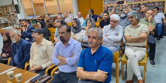 علیپور: «محمود» به گردن شعر ایران حق دارد/نائل: تا به همدیگر عشق نورزیم به جایی نمی رسیم علیپور: «محمود» به گردن شعر ایران حق دارد/نائل: تا به همدیگر عشق نورزیم به جایی نمی رسیم