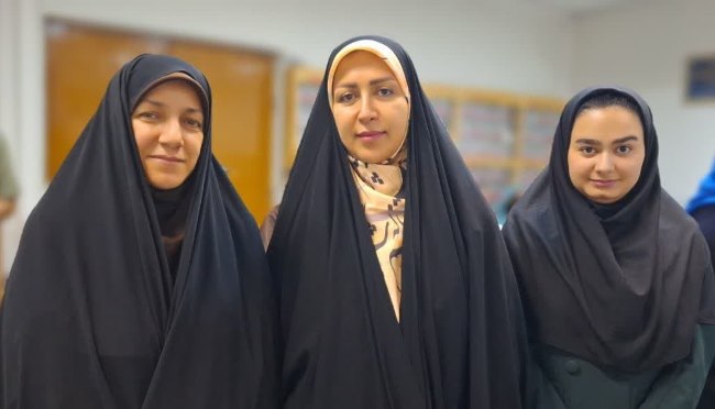 هرمز علیپور: «محمود» به گردن شعر ایران حق دارد/نائل: تا به همدیگر عشق نورزیم به جایی نمی رسیم هرمز علیپور: «محمود» به گردن شعر ایران حق دارد/نائل: تا به همدیگر عشق نورزیم به جایی نمی رسیم