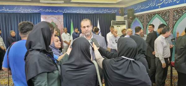 کارکنان لوله سازی اهواز پای كار انقلاب هستند