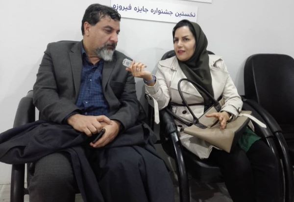 وضعیت نشر در کشور خوب نیست / لذت نوشتن را به انتشارات ققنوس سپردم وضعیت نشر در کشور خوب نیست / لذت نوشتن را به انتشارات ققنوس سپردم