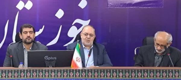 مشاور وزیر آموزش و پرورش در اهواز پیش رفت!