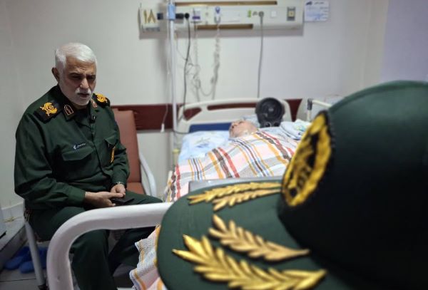 دیدار سردار مرادحاجتی با یک جانباز قطع نخاعی دیدار سردار