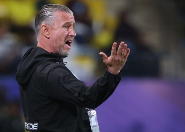 دردسر استقلال در توافق با سرمربی رومانیایی