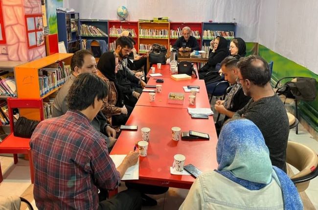 شعر زاده شد و آدم عاشق