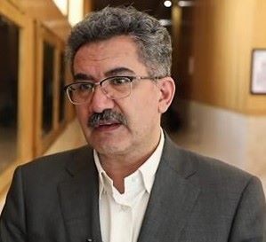 با مداح کج فهم و هتاک برخورد شود