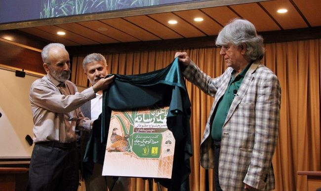 تیتر، چراغ خبر است که راه، بی راه نشود