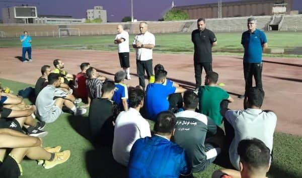 داوران فوتبال خوزستان به‌خط شدند 