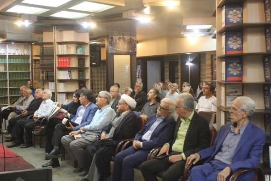 علیرضا طبایی؛ سکوی پرش شاعران نوپا 