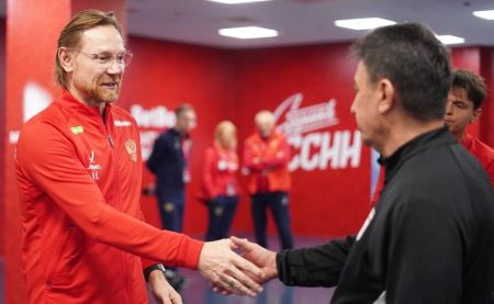 کنایه تند سرمربی روسیه به نحوه بازی تیم قلعه‌نویی