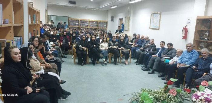 شبی که شعر در شب‌نشینی واژه‌ها جوانه زد