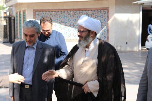 ببینید | آواز خواندن یک روحانی روی آنتن صداوسیما