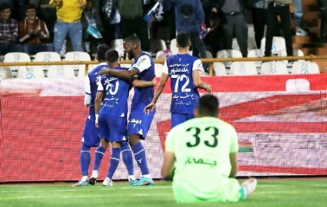 بازی استقلال مانند فوتبال روز دنیا است