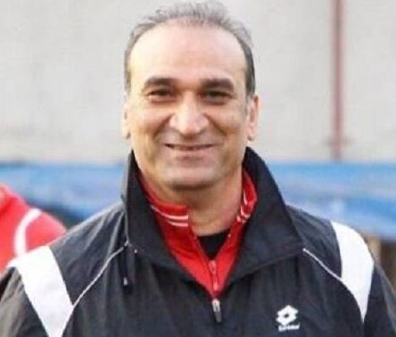 استقلال در طول فصل، تک محور بازی می‌کرد