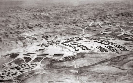 روایات خوزستان در گذار از جهان کهنه به عصر نو در اقلیمهای نفتی روایات خوزستان در گذار از جهان کهنه به عصر نو در اقلیمهای نفتی