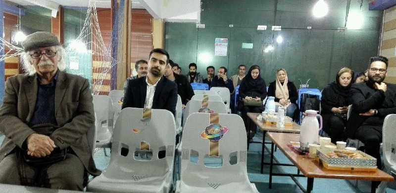 رونمایی و جشن امضای مجموعه شعر اهلی کردن قاب عکس سروده دکتر حبیب پیام